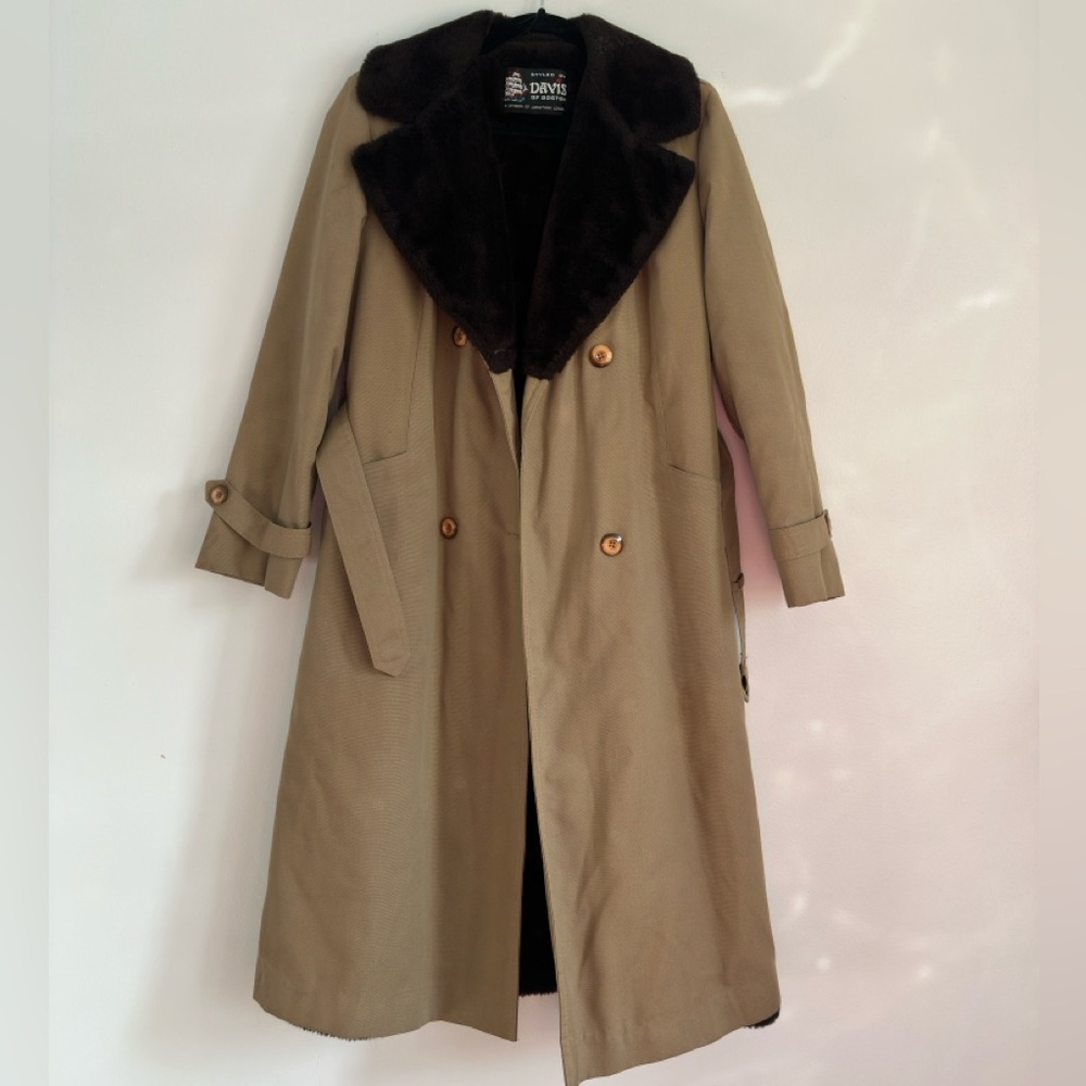 Tan Trench Coat with Dark Brown Faux‎ Fur Collar